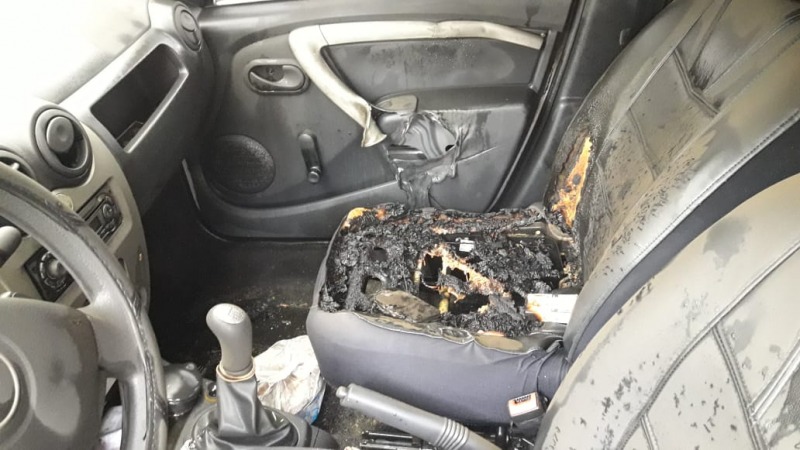 Sali de hacer compras y se le estaba quemando el auto